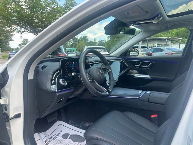 2025 Mercedes Benz E 350 4MATIC photo 13