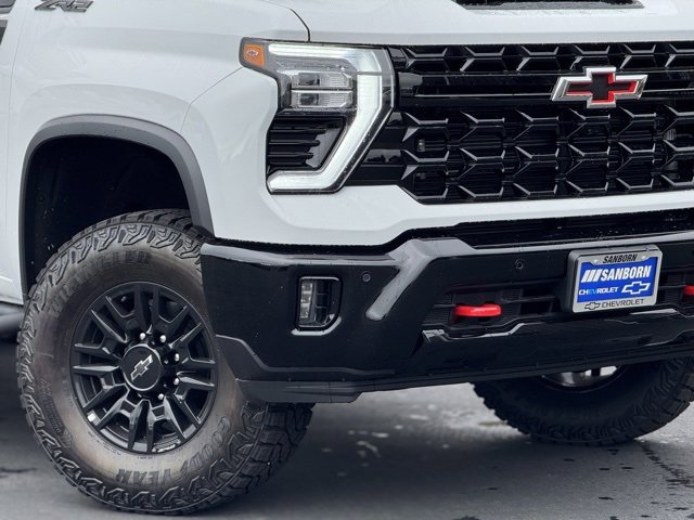 2026 Chevrolet Silverado 2500HD ZR2 photo 3