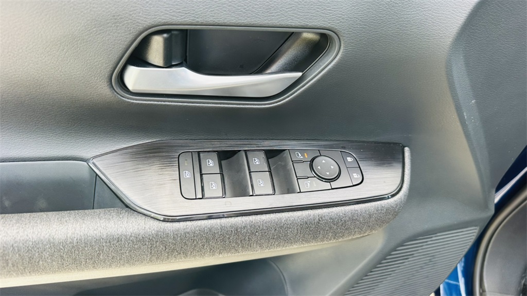2026 Nissan Kicks SV photo 13