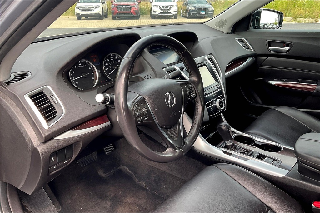 2015 Acura TLX Base photo 13