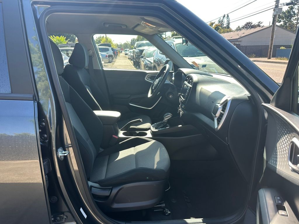 2023 Kia Soul LX photo 22