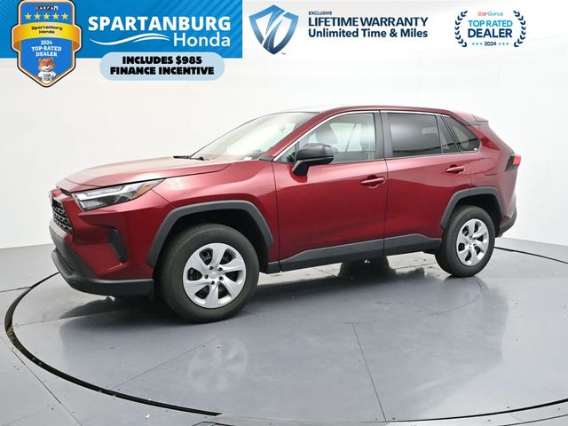 2024 Toyota RAV4 LE's photo