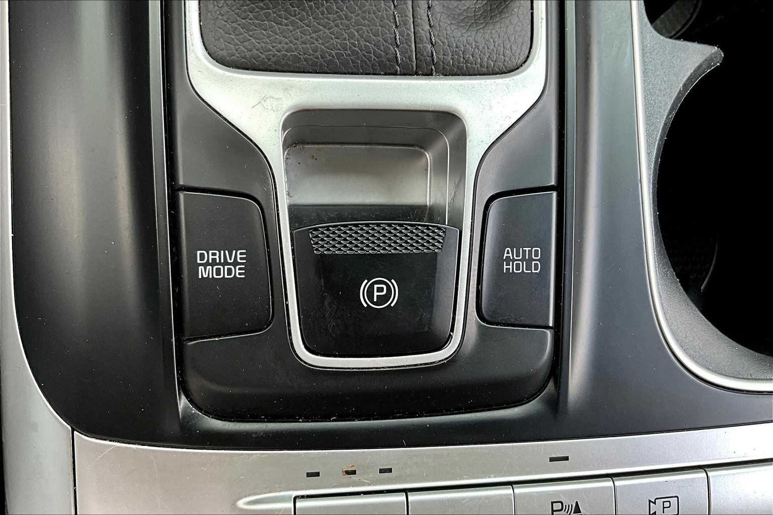2023 Kia Carnival LX photo 29