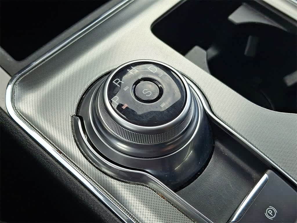 2022 Ford Edge SEL photo 15