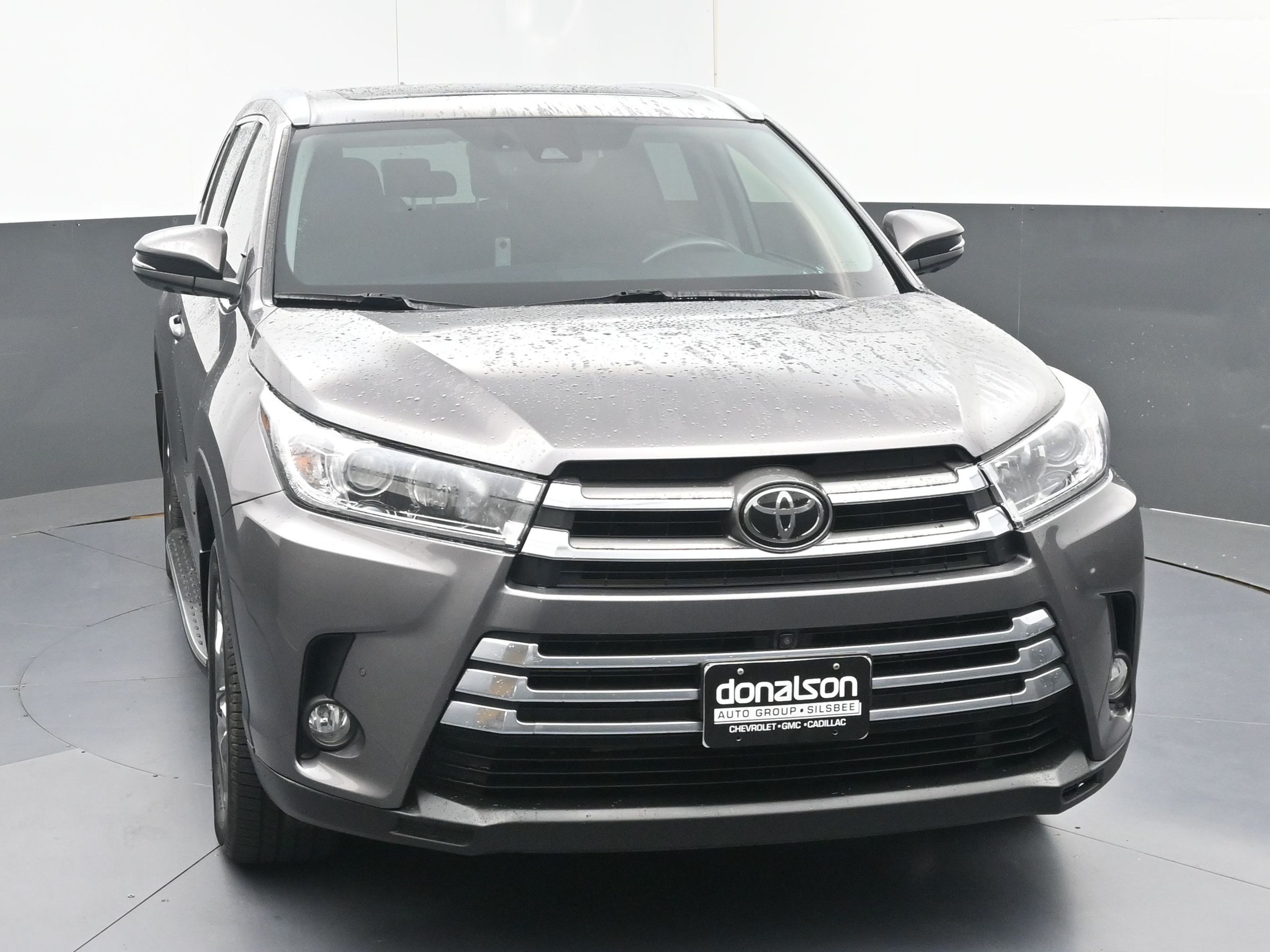 2018 Toyota Highlander Limited Platinum photo 2