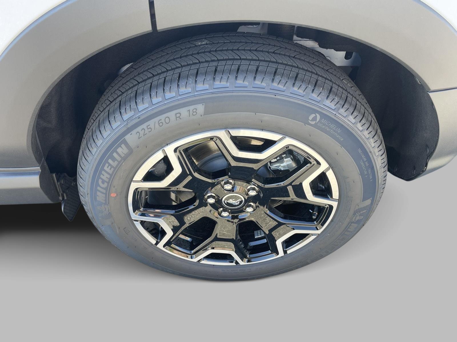 2025 Ford Bronco Sport Outer Banks photo 3