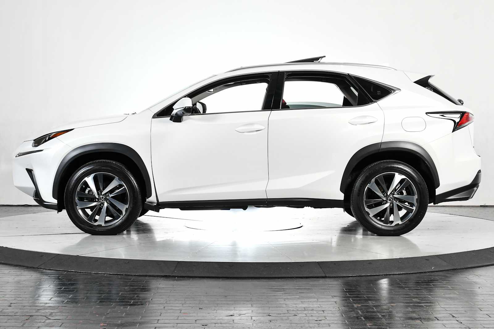 2021 Lexus NX 300's photo