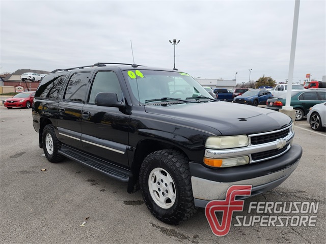 2004 Chevrolet Suburban LS's photo