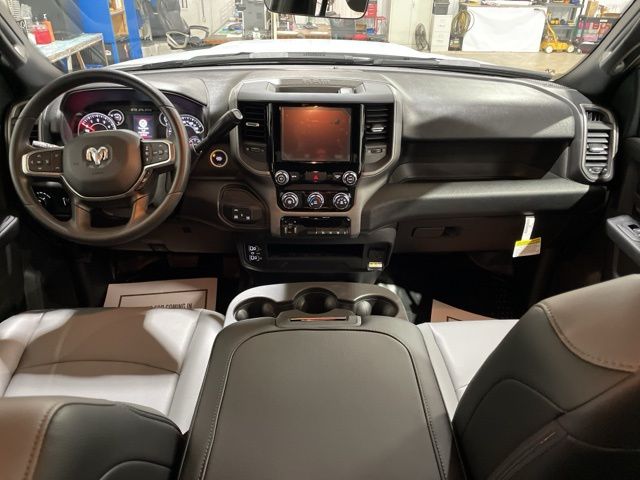 2025 Ram 2500 Tradesman photo 2