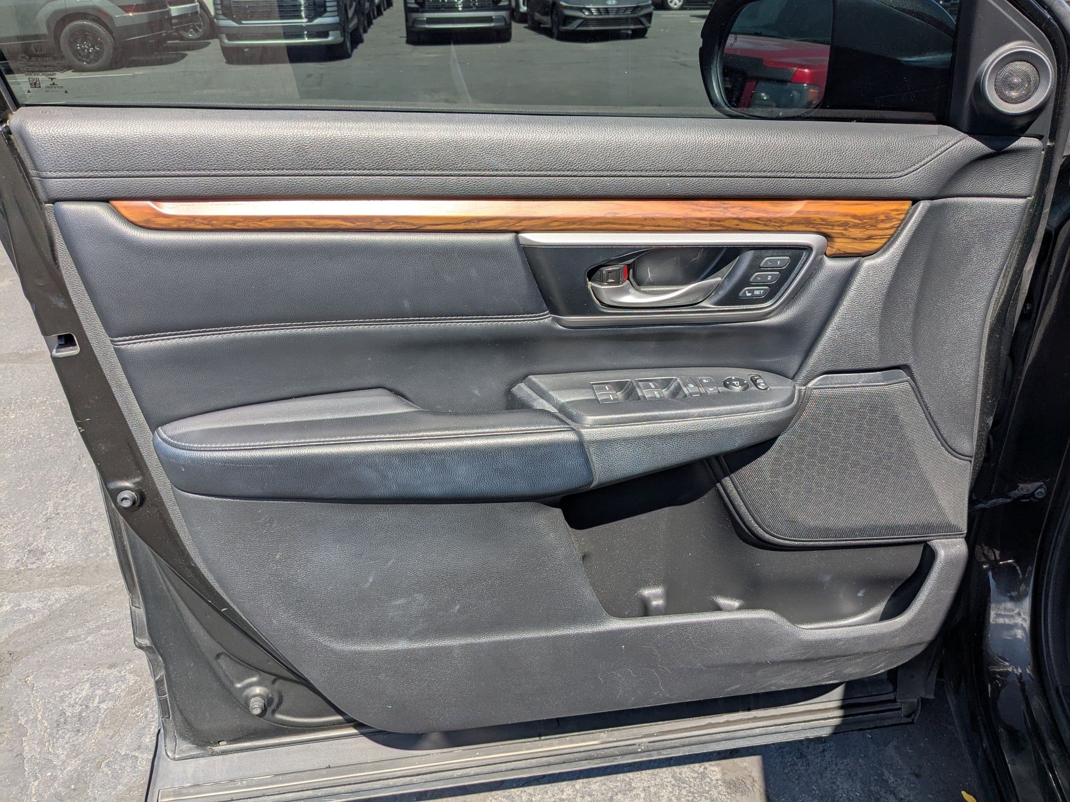 2018 Honda CR-V Touring photo 11