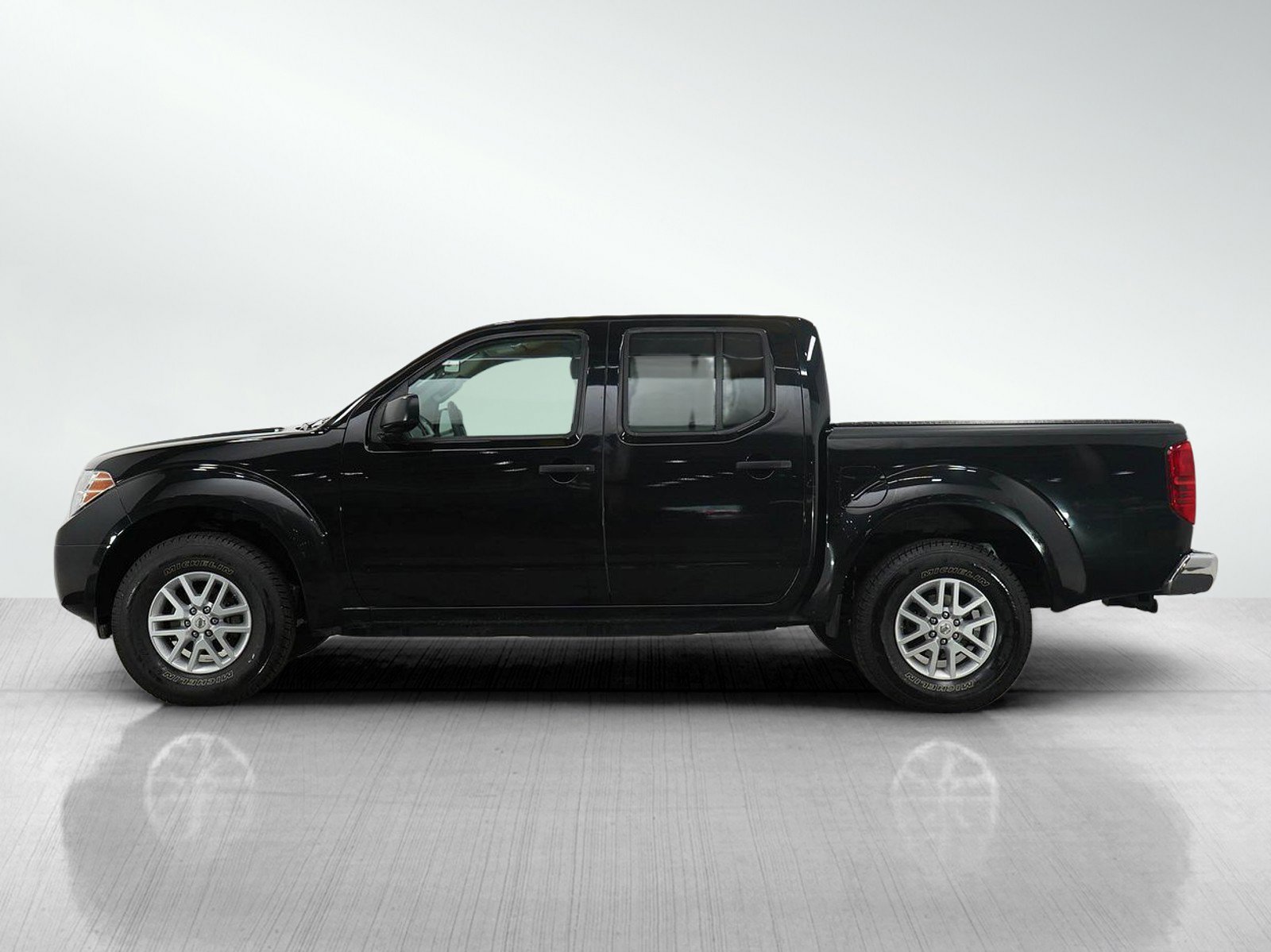Used 2017 Nissan Frontier SV with VIN 1N6DD0EV7HN714357 for sale in Wayzata, Minnesota