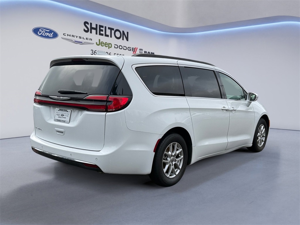 2022 Chrysler Pacifica Touring L photo 4