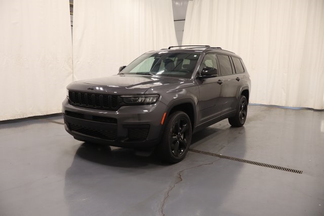 2022 Jeep Grand Cherokee Altitude photo 3