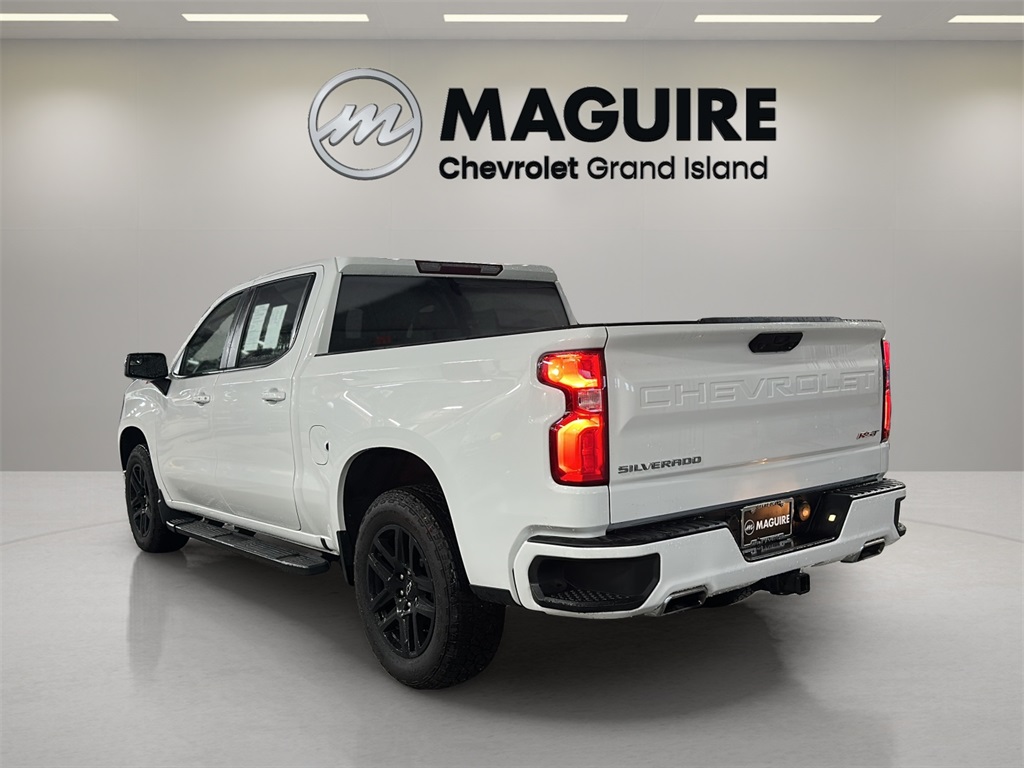 2023 Chevrolet Silverado 1500 RST photo 3