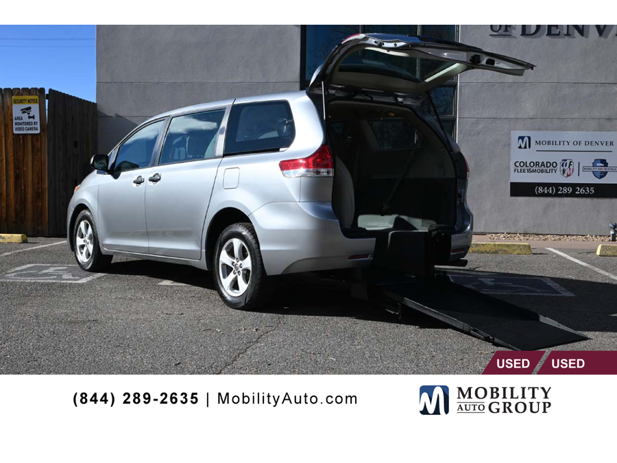 2011 Toyota Sienna Base's photo