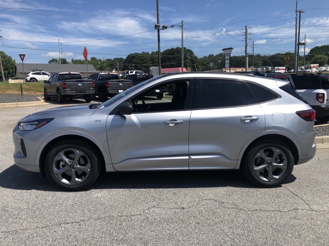 2024 Ford Escape ST-Line photo 4