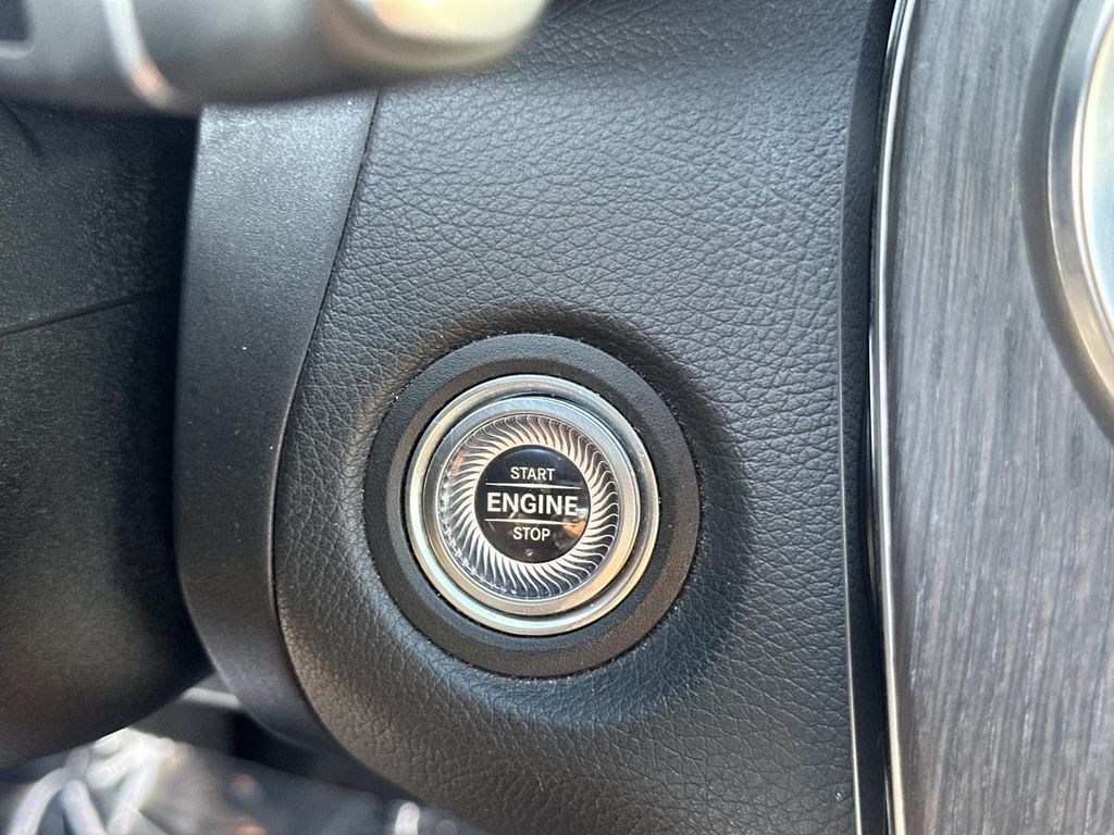 2019 Mercedes Benz C 300 photo 43