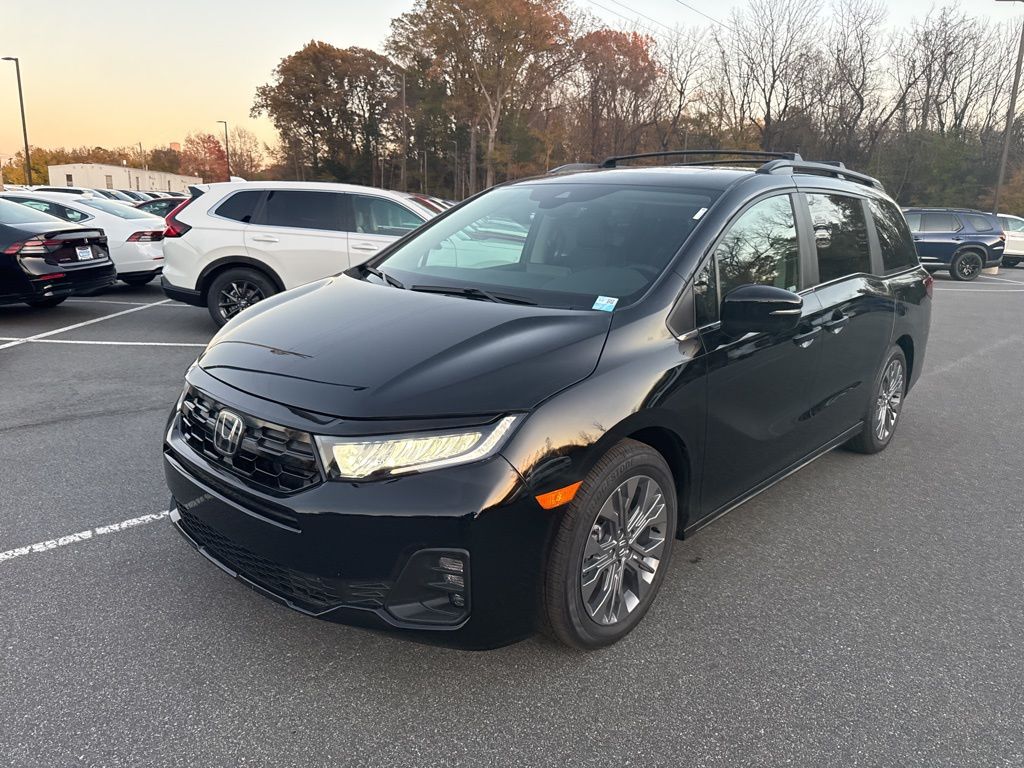 2026 Honda Odyssey Touring photo 3