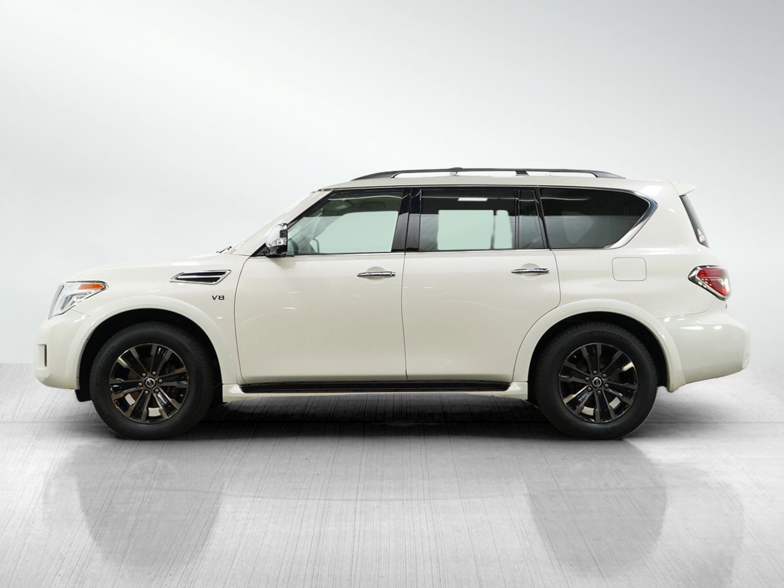 2019 Nissan Armada Platinum photo 2