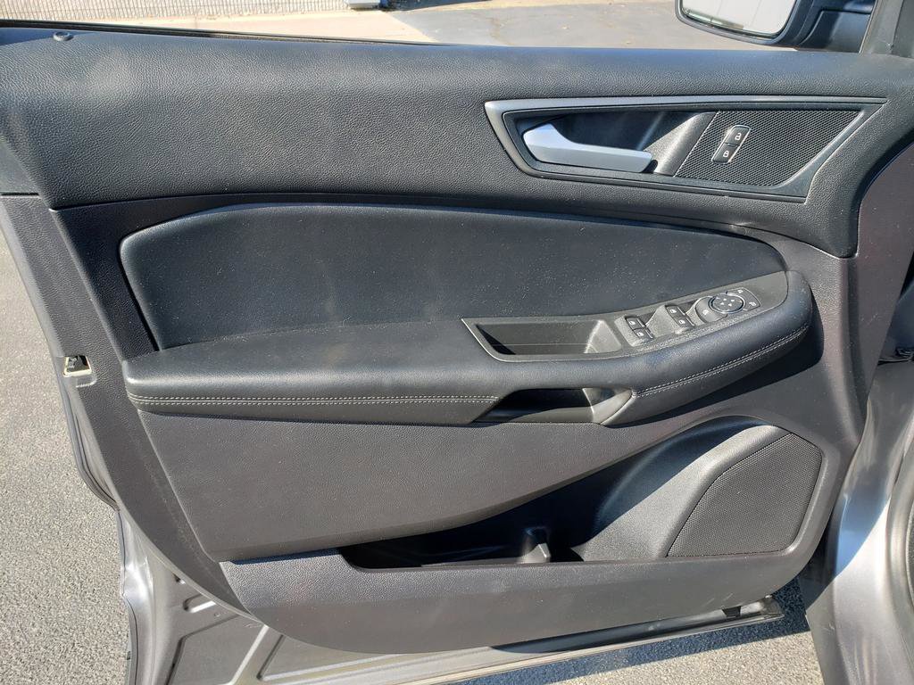 2022 Ford Edge SE photo 9