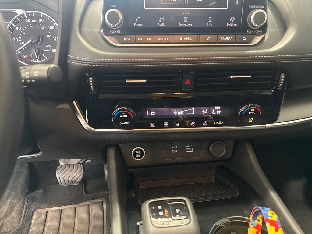 2022 Nissan Rogue SV photo 6