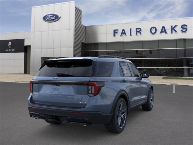 2025 Ford Explorer ST-Line photo 2