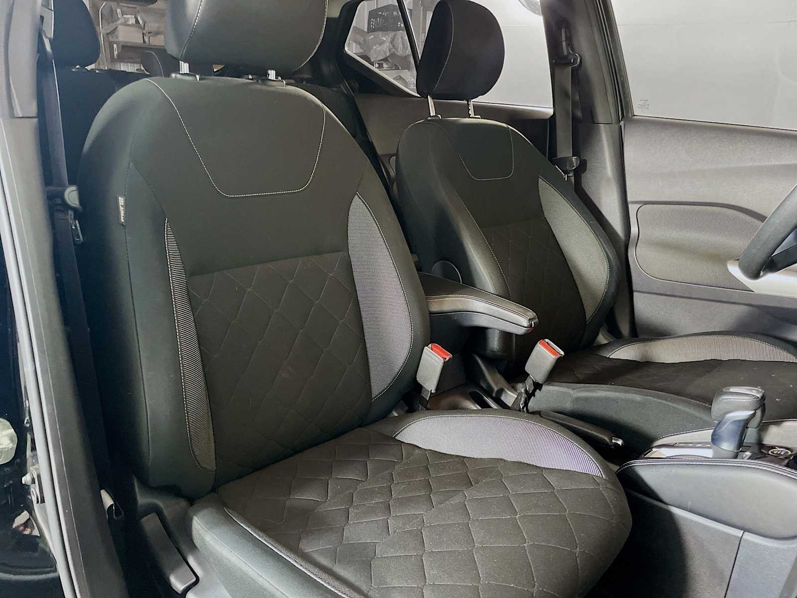2020 Nissan Kicks SV photo 21
