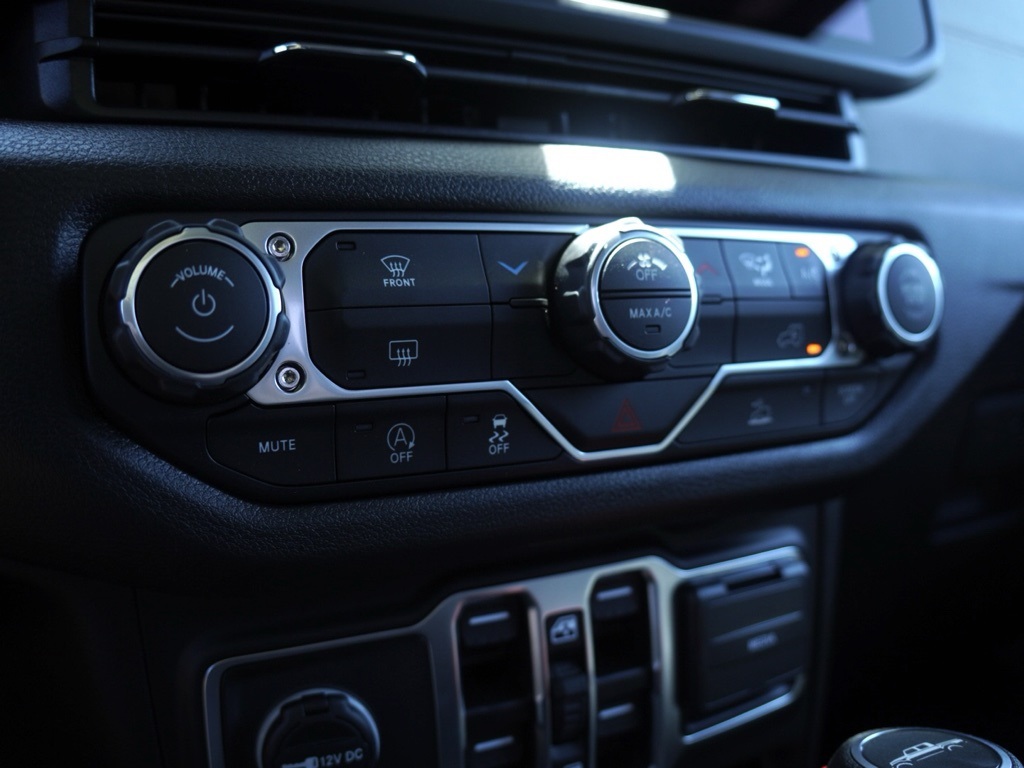2025 Jeep Gladiator Sport S photo 15
