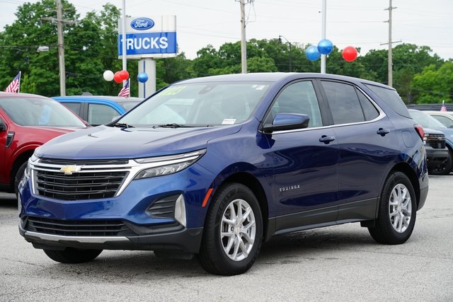 2023 Chevrolet Equinox LT photo 3