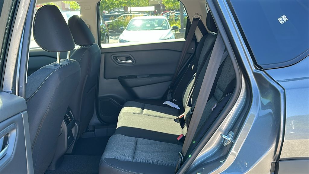 2026 Nissan Rogue SV photo 22