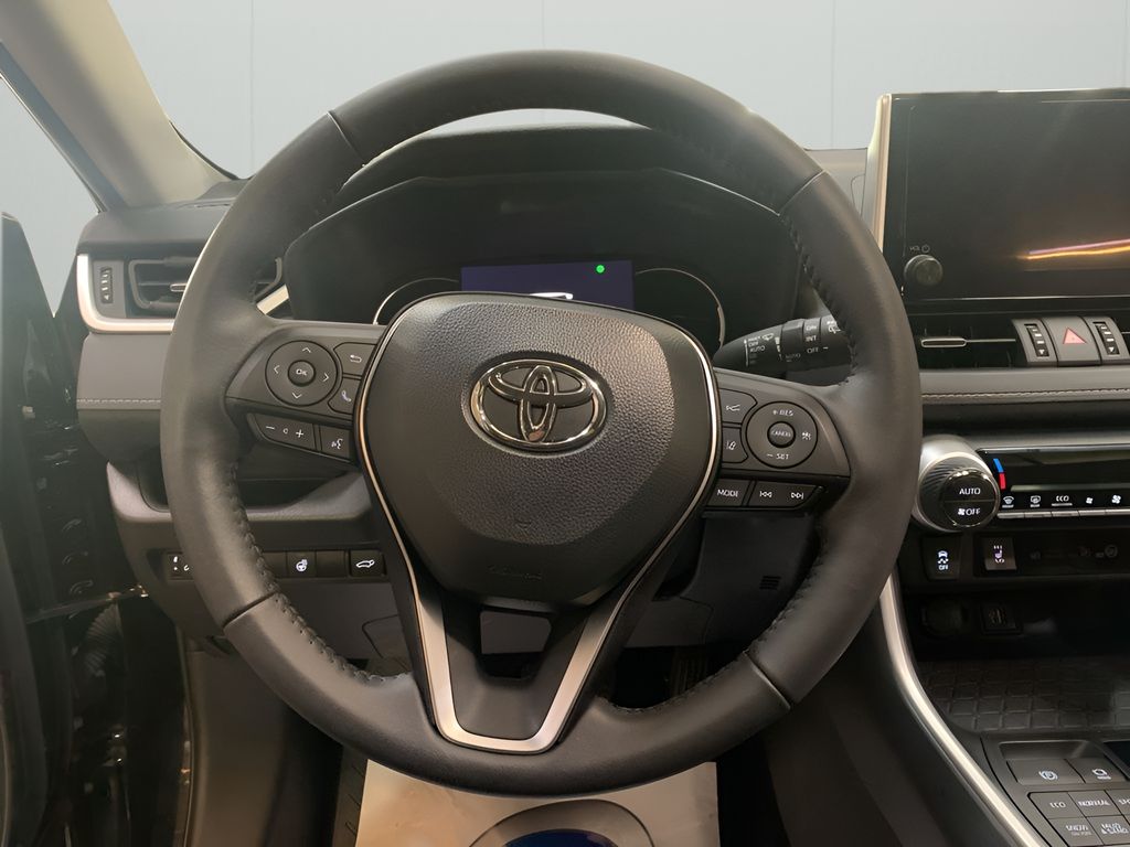 2024 Toyota RAV4 XLE Premium photo 25