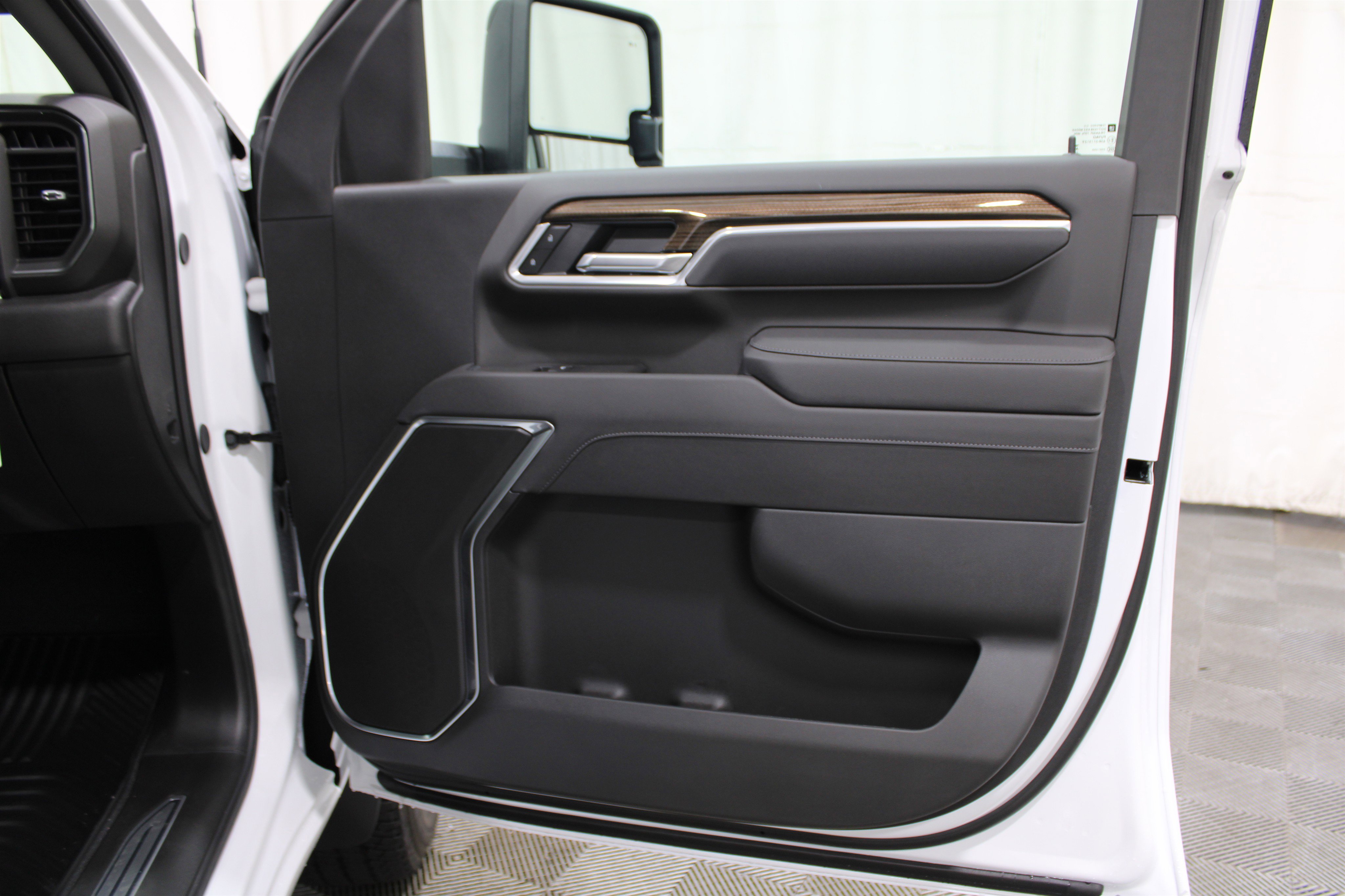 2025 Chevrolet Silverado 2500HD LT photo 21
