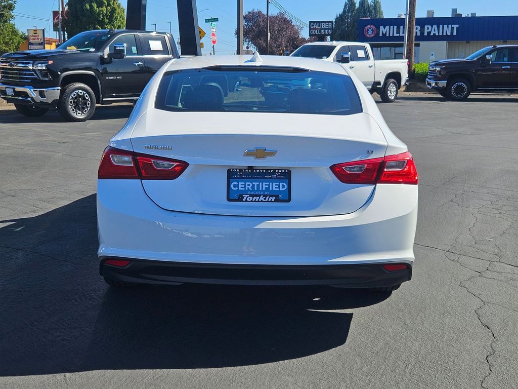 2023 Chevrolet Malibu 1LT photo 2