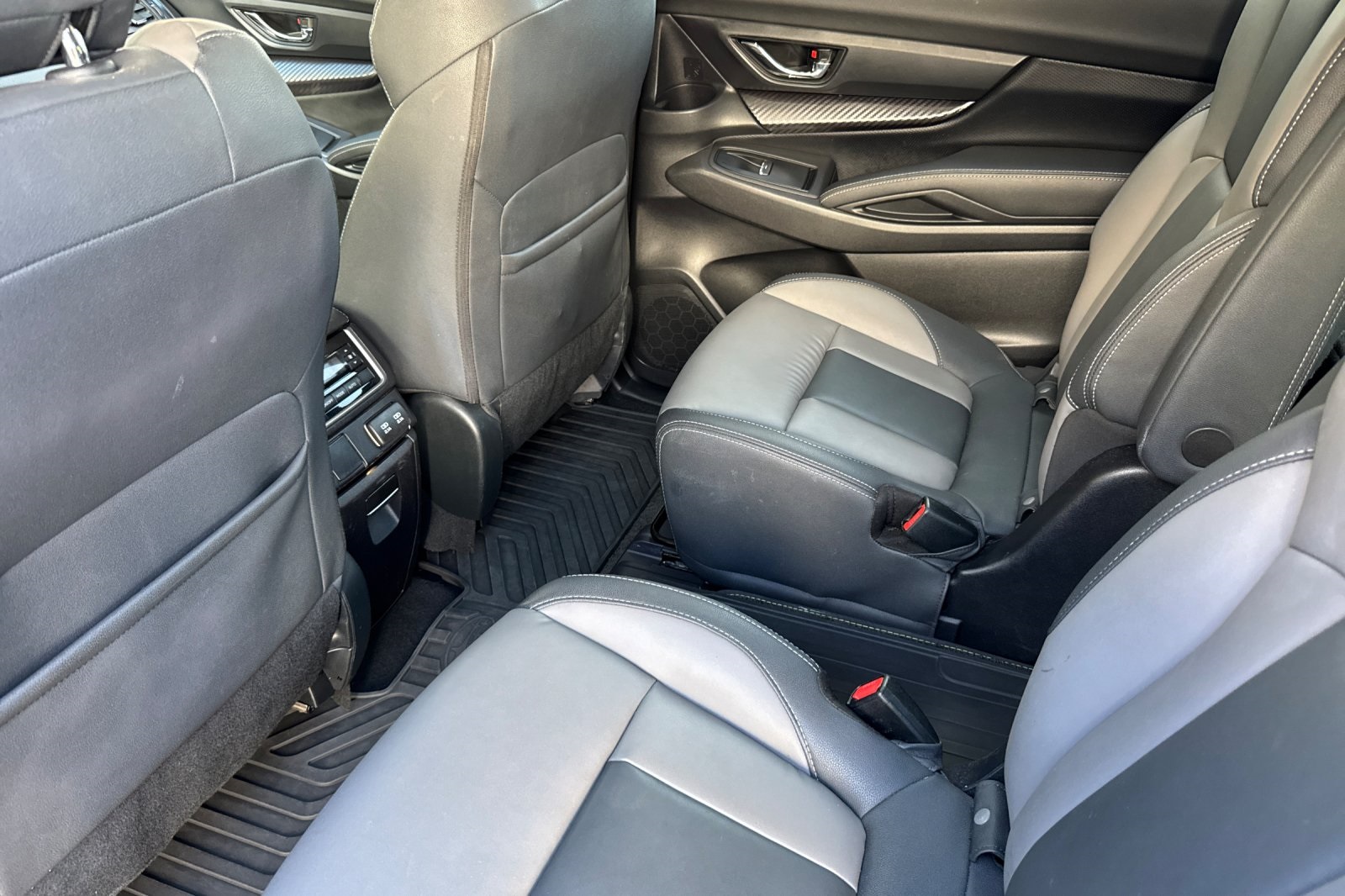 2022 Subaru Ascent Onyx Edition photo 13
