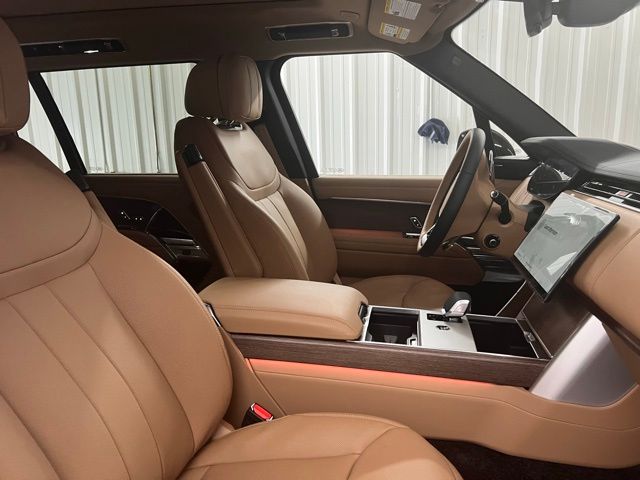 2025 Land Rover Range Rover SE photo 12