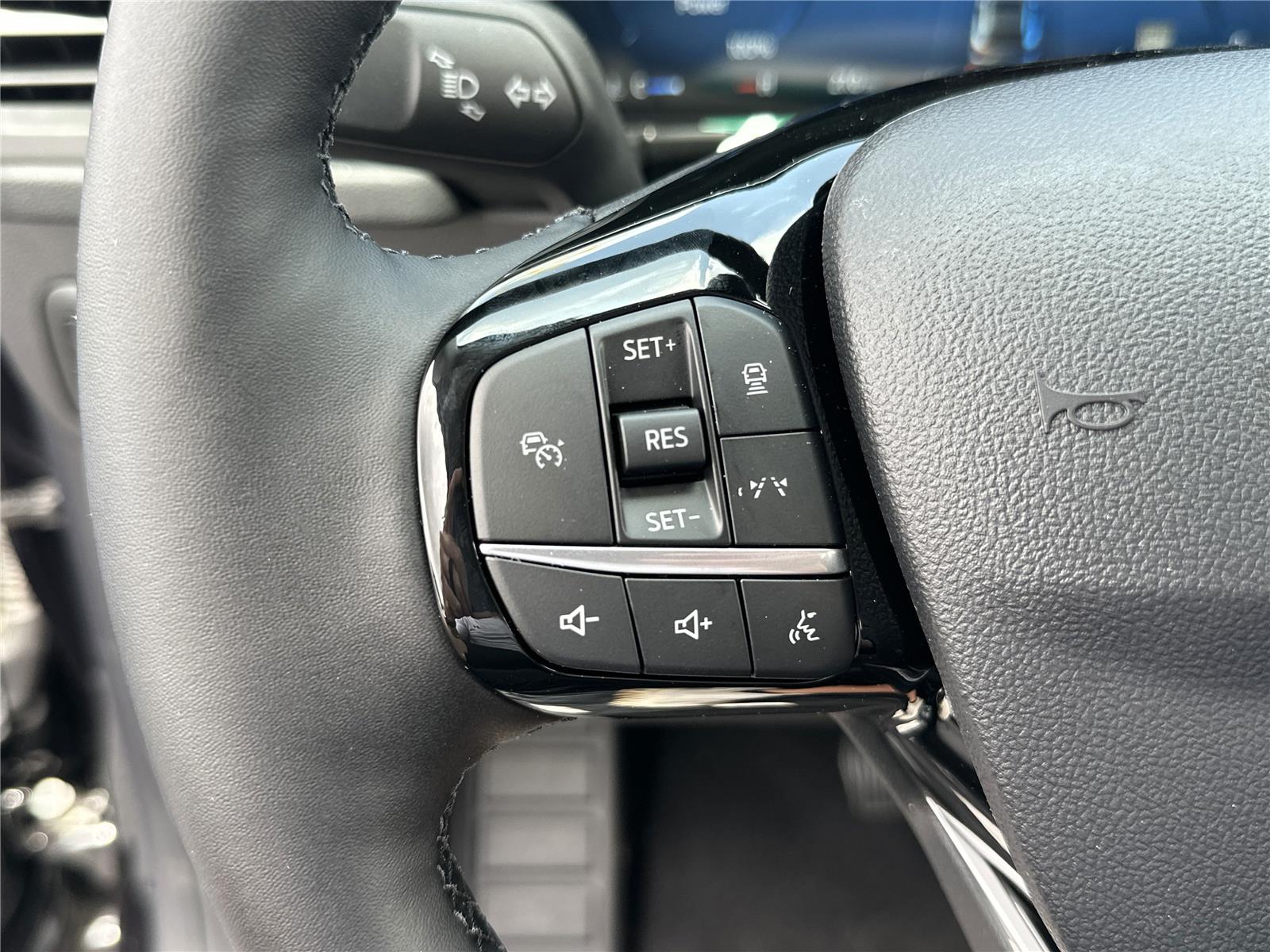 2025 Ford Escape Plug-In Hybrid photo 13