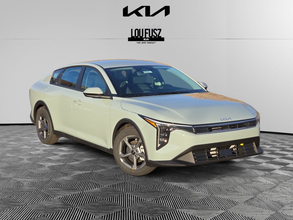 2025 Kia K4 LXS's photo