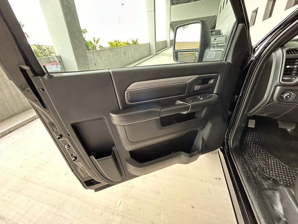 2024 Ram 3500 Tradesman photo 11