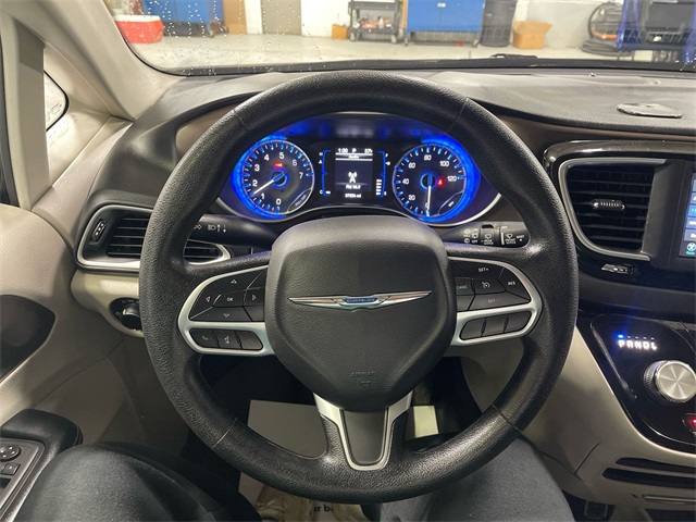 2021 Chrysler Voyager LXi photo 14