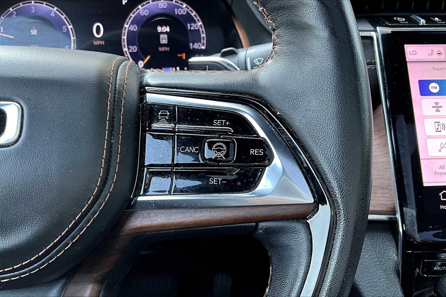 2023 Jeep Grand Cherokee Summit photo 24