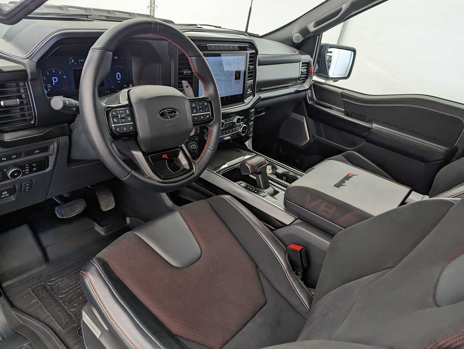2024 Ford F-150 Raptor photo 2