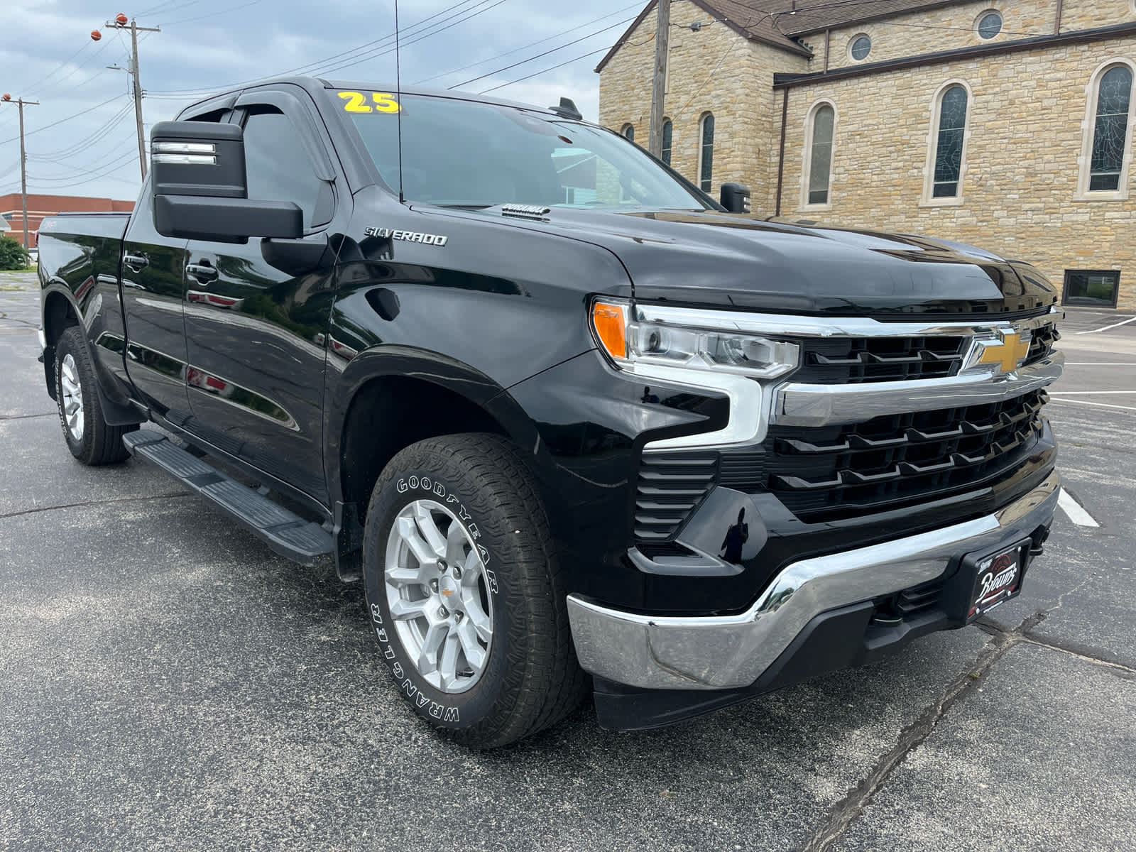 2025 Chevrolet Silverado 1500 LT photo 3