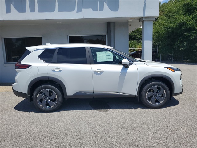 2025 Nissan Rogue SV photo 2