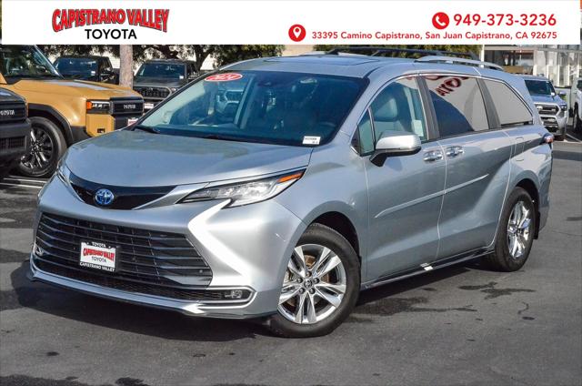 2024 Toyota Sienna Limited's photo