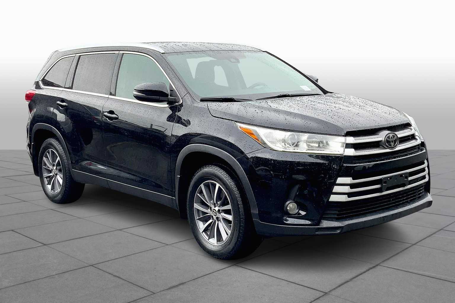 2019 Toyota Highlander XLE photo 2
