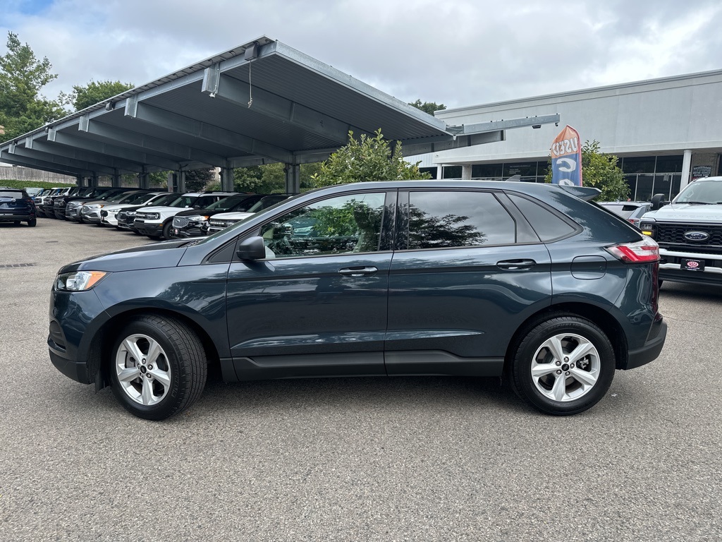 2024 Ford Edge SE photo 2
