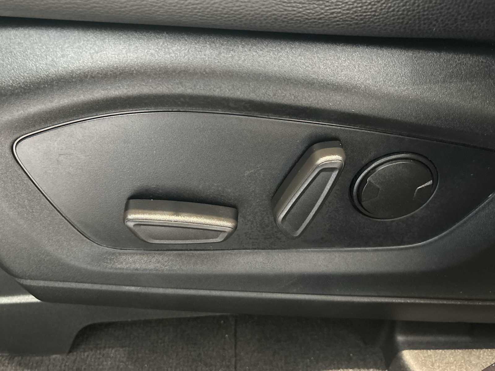 2022 Ford Explorer ST-Line photo 32