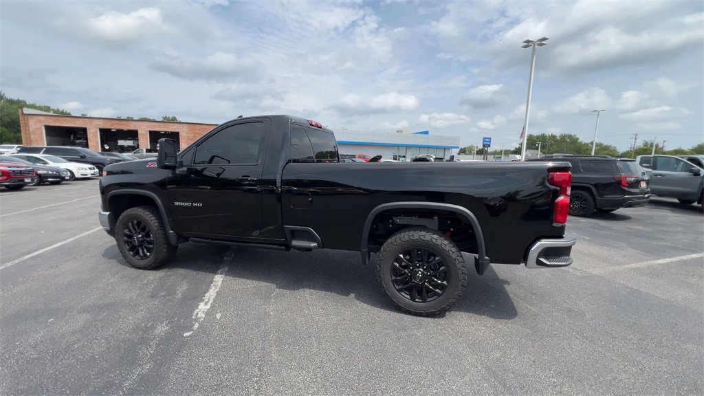 2025 Chevrolet Silverado 3500HD LT photo 5