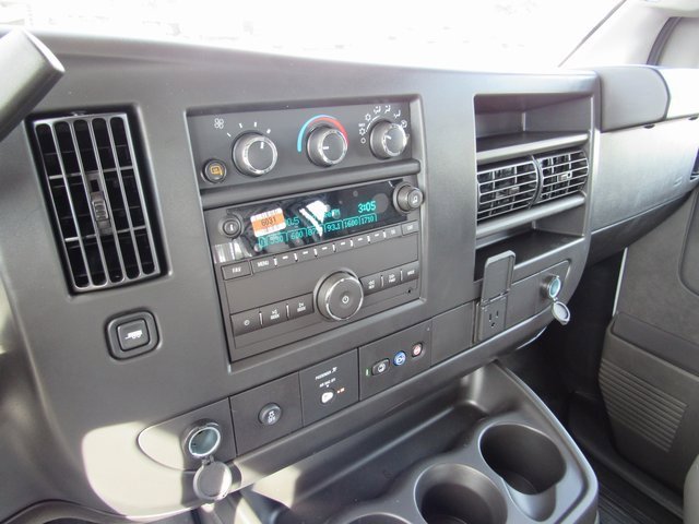 2025 Gmc Savana Cargo 2500 photo 12