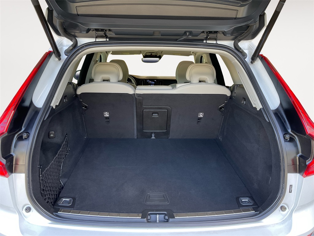2021 Volvo XC60 T5 Inscription photo 11